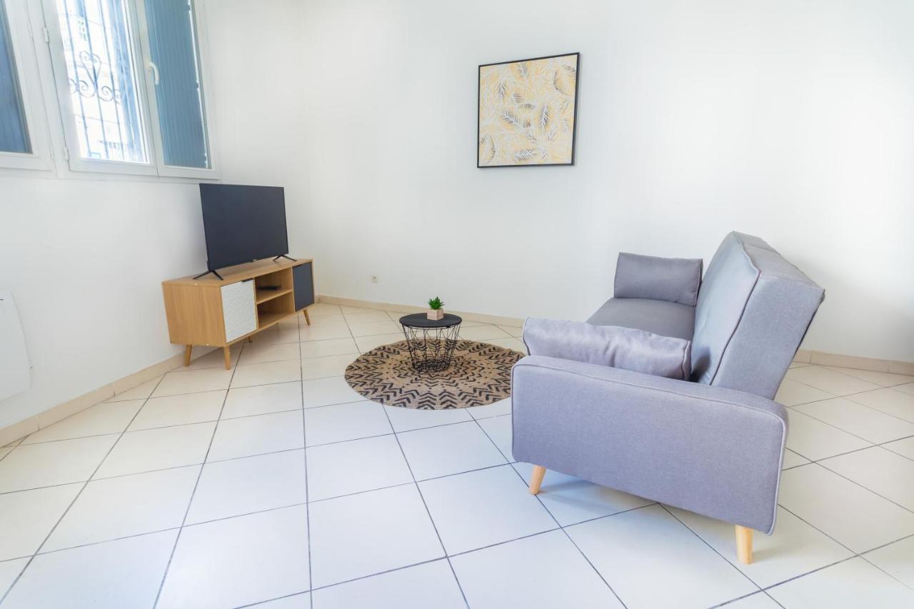 Appartement Tout Equipe Pour 6 Personnes A 15Min Des Plages Μπεζιέ Εξωτερικό φωτογραφία